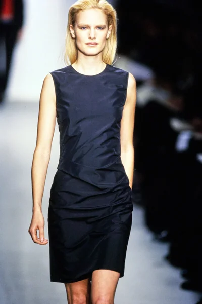Look 11